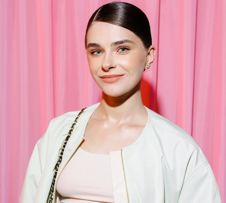 Кинула в стіну: Остапчук зізналася, що під час сварки розбила дорогу річ коханого