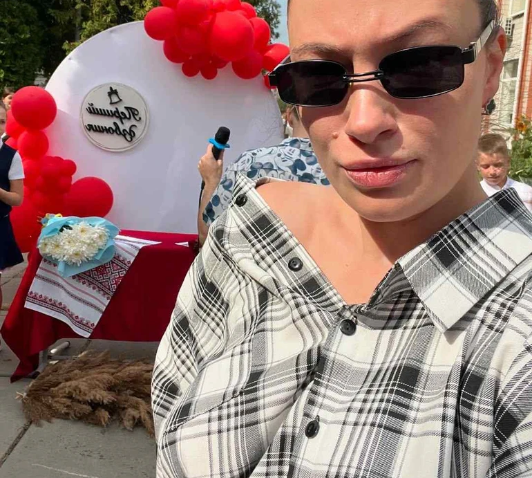 Приходько в не своє свято показала ошатну доньку та синів у вишиванках. Фото