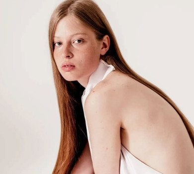 20-річна трансгендерна донька Ілона Маска ефектно дебютувала на Тижні моди у Нью-Йорку