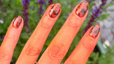 Похмурий мікс, черепаховий та як у Меган Фокс: 10 ідей манікюру на осінь. Фото