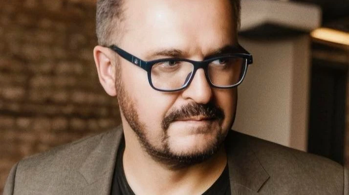 Пономарьов дитячими фото привітав єдиного сина з 19-річчям