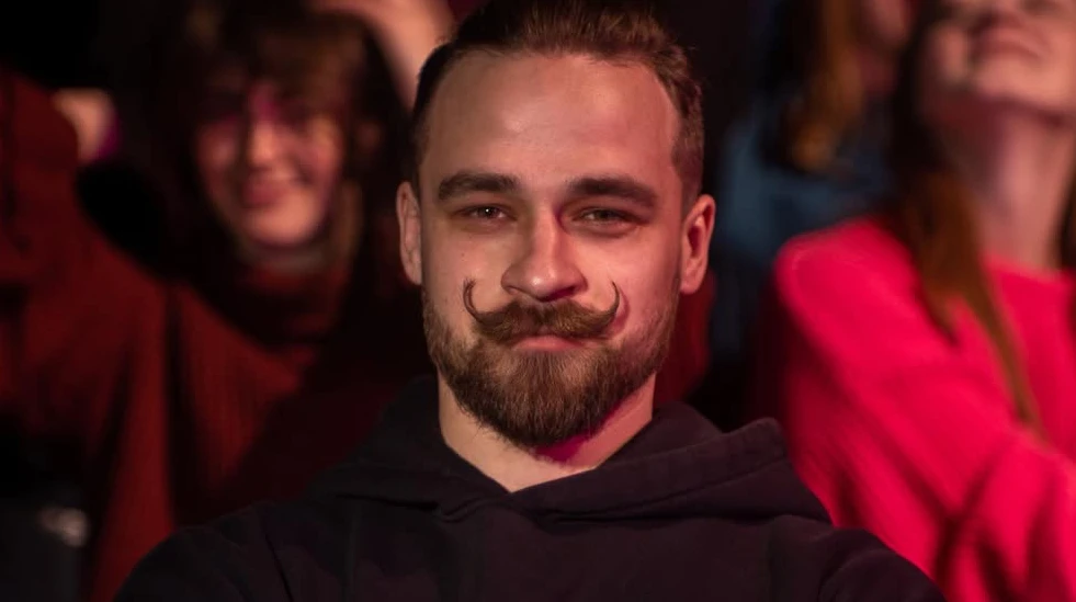 Травматичне дитинство, розлучення та жахлива ДТП: цікаве про актора Данііла Мірешкіна, який служить в Азові