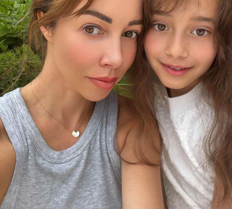 Кухар у кумедному відео показала, як розважає доньку від Стоянова