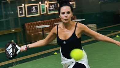 Каменських у ромпері та з ракеткою показалася під час запальної гри в падель. Фото