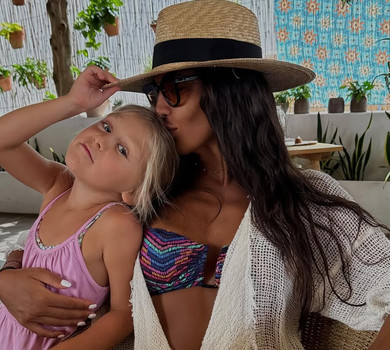 Моя магія і моє диво: Дімопулос кумедними кадрами привітла донечку з 6-річчям