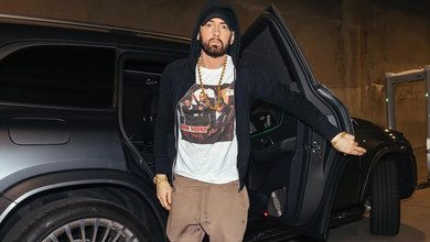 З близького кола: у мережі розповіли про нову дівчину Емінема. Фото