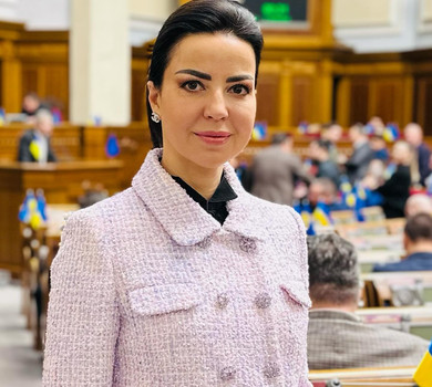 Депутатка Дмитрієва розповіла, скільки насправді коштує приписана їй люксова шуба за понад 100 тисяч