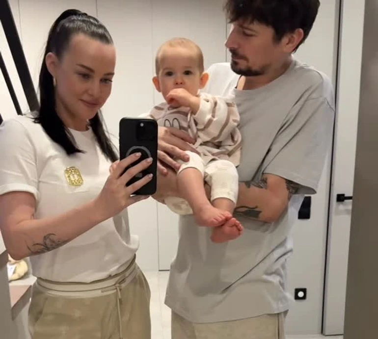 11 місяців щастя: POSITIFF і Сахневич зацілували доню на святковому відео