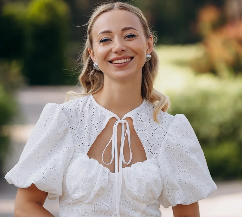 Доводимо до ідеалу: Репяхова показалася після чергової пластичної операції