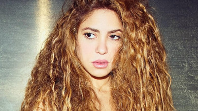 Шакіра у білизняному міні посвітила оголеними стегнами на обкладинці відомого глянцю. Фото