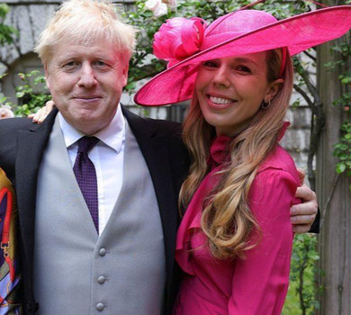 Дружина Бориса Джонсона повідомила про хрещення 5-місячної доні та вперше показала її личко. Фото