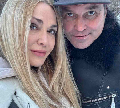 Без світла, без води, але вечеря буде: Сумська з Борисюком влаштували на даху пікнік із сусідами