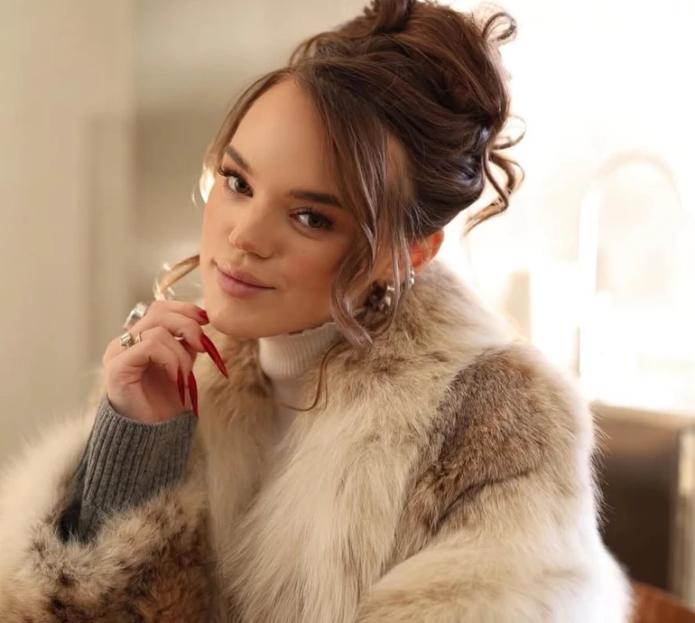 Це дно без дна: Верба з чоловіком нарвалися на хейт через російські рублі на чай офіціанту