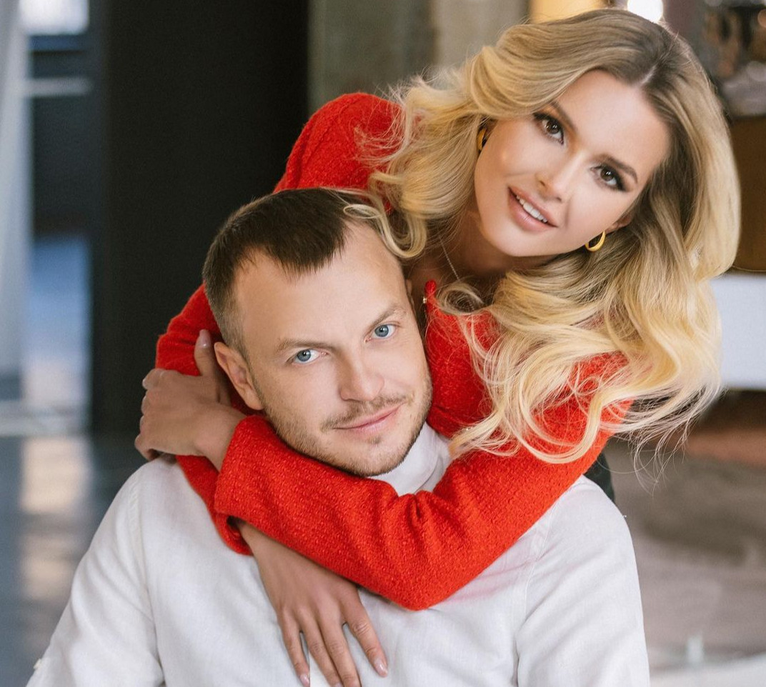 Наш союз - це доля: Гусєв з третьою дружиною відсвяткували першу річницю. Фото