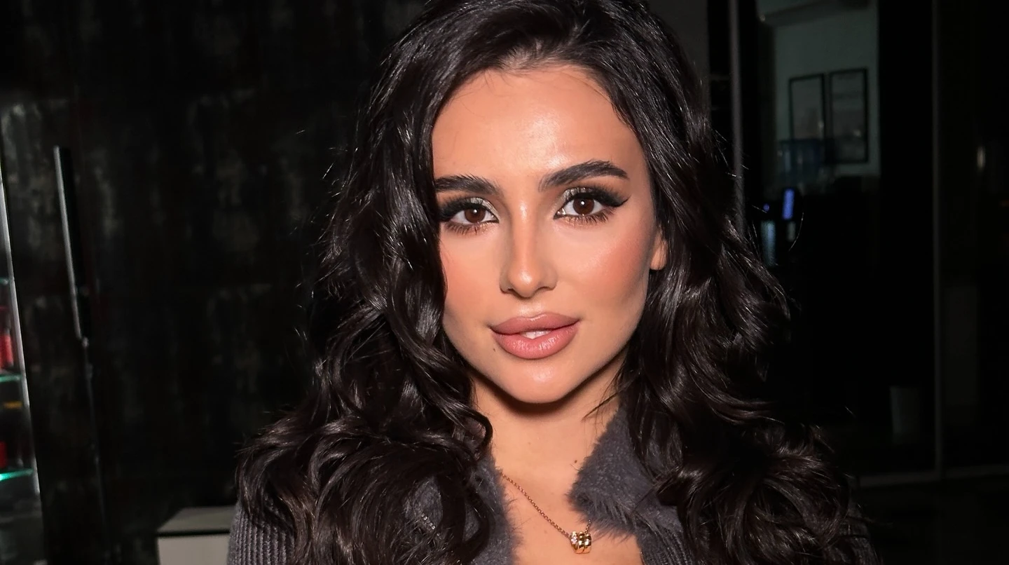 Все життя мала ідеальну шкіру: Трінчер уперше показала обличчя з акне та розповіла про свій шлях до ремісії