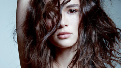 Кацуріна в лаконічному міні показала, як пізнає себе 30-річну