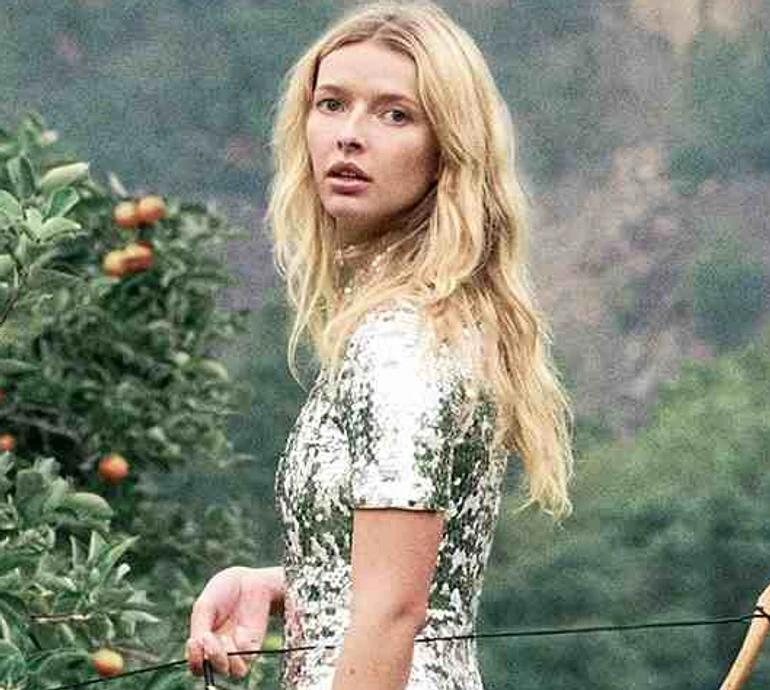 Донька Пелтроу із пітоном на руках попозувала для улюбленого бренду Міддлтон