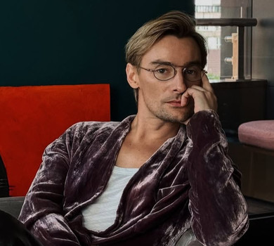 Інтерв'ю з в'язнями, понад 600 кліпів та любов до спокус: цікаві факти про Алана Бадоєва