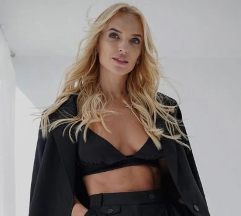 Естетично чи вульгарно?: дівчина Цимбалюка попозувала повністю голою. ВІДЕО