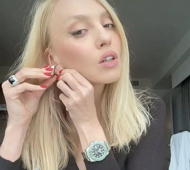 Від спіднього до готового луку: Полякова посвітила стрункою фігуркою в динамічному відео