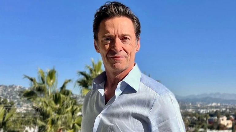 57-річний Джекман виконав надскладний челендж на турніку. Відео