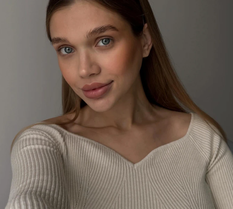 Була схожа на динозавра: Саша Бо розкрила подробиці третіх пологів