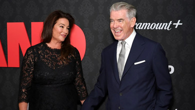 Мій щасливий день: дружина Броснана ніжно привітала чоловіка з 31-ю річницею знайомства. Фото