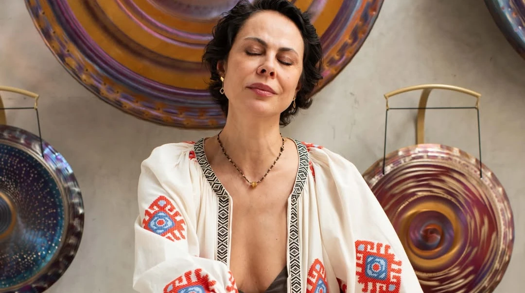 Зміцнило мою віру: ексдружина Кличка стала саунд-терапевтом та показала свою першу сесію. Відео