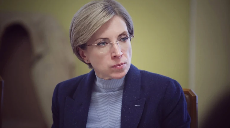 Верещук у спортзалі вразила рельєфом рук під час силового тренування. Відео