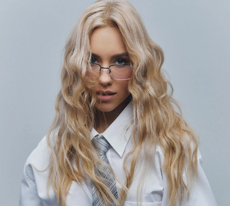 Квіткова відповіла на закиди про свій меркантильний роман із одруженим