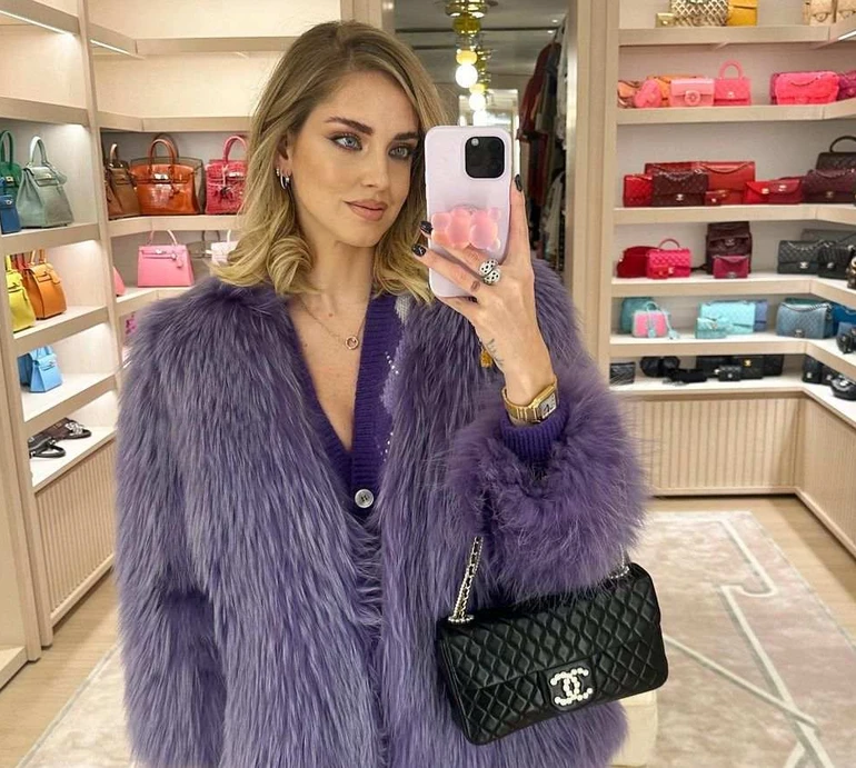 Комунікаційна помилка: блогерка К'яра Ферраньї, якій вліпили штраф у мільйон євро, виправдалася за свій благодійний кекс