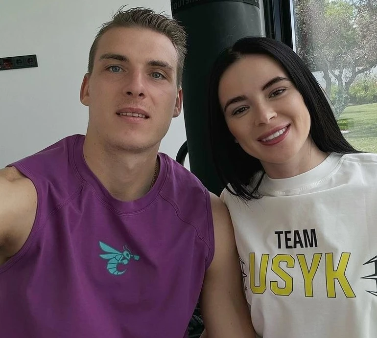 Справжній скарб: дружина Луніна іспанською привітала з 2-річчям їхнього водія BMW