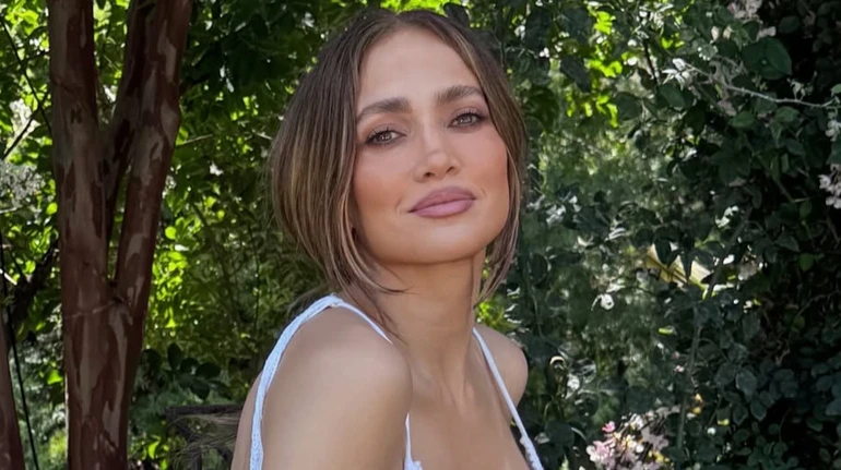 Лопес розповіла, як плакала перед татом під час розлучення з Аффлеком і чому важко сприймає від'їзд дітей до коледжів