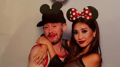 Калкін із коханою в образах діснеївських мишей засвітилися на зірковій рейв-вечірці