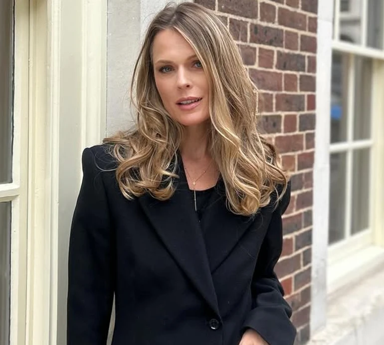 Фреймут похвалилася дочкою-скаутом, яку взяли в лондонський Пласт. Фото