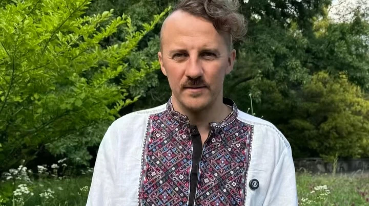 Пиріг Незалежності: Клопотенко дав рецепт тертого десерту зі сливами
