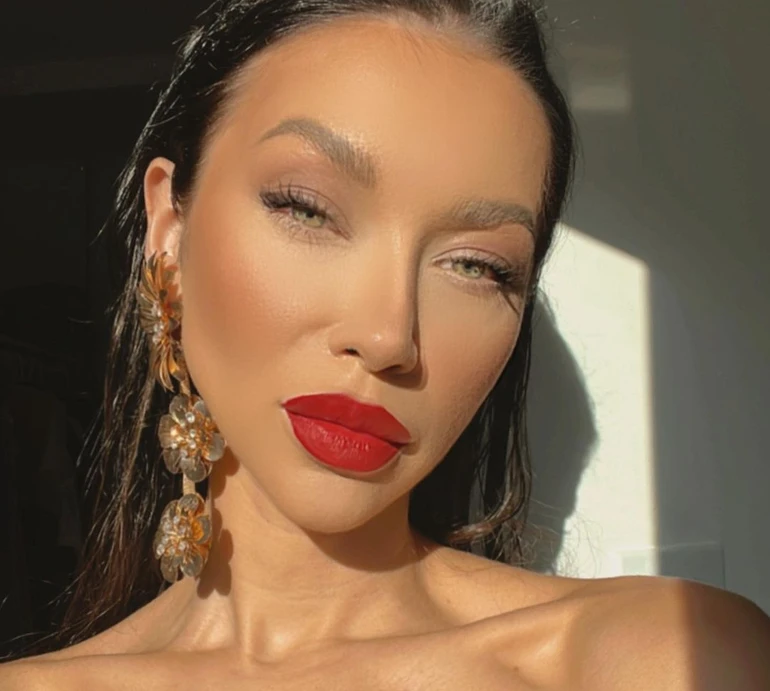 Ексдружина Ступки здивувала підписників кардинальною зміною образу. ФОТО