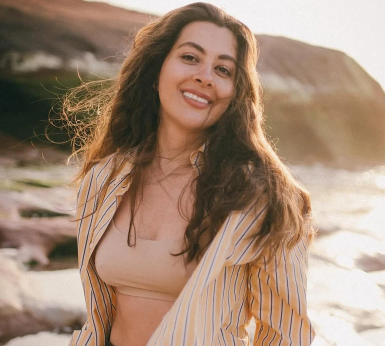 Мрія хейтерів: Раміна продемонструвала розслаблене тіло в бікіні. Фото