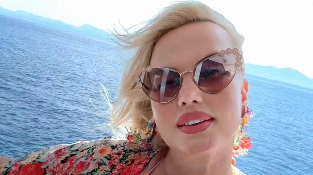 Чудово бачити вас разом: усміхнена Камалія зазнімкувалася з Захуром на відпочинку і замилувала фанів