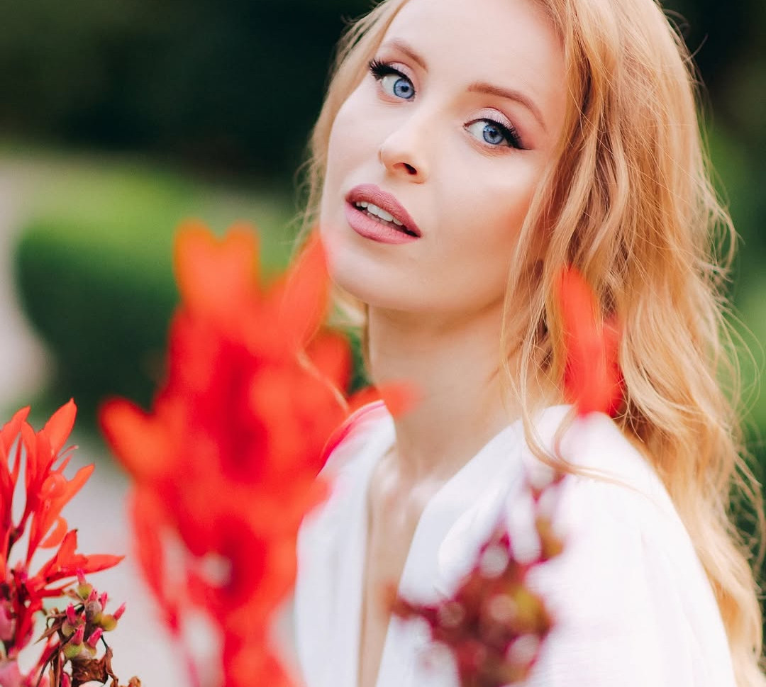 Сагайдачна у міні з рюшами відсвяткувала своє 36-річчя з коханим і дітьми. Фото