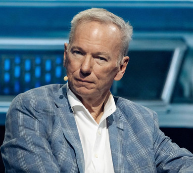 Зйомки крадькома у душі та сексуальне насилля: проти ексочільника Google висунули шокуючі звинувачення