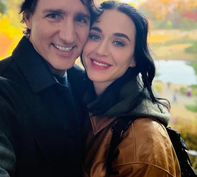 Кеті Перрі показала милий цілунок з Трюдо та розваги з колишнім і дочкою на святкових фото