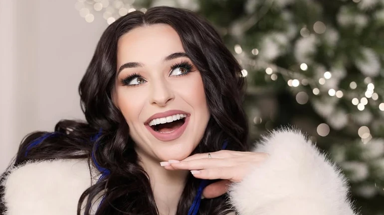 Без мейку VS з мейком: FIЇNKA показала своє вражаюче перетворення