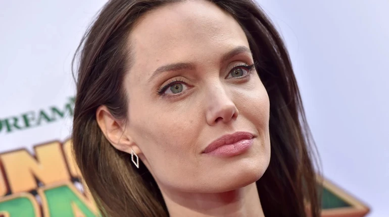 Один із дітей Джолі тісно спілкується із родичами з боку Пітта - джерело