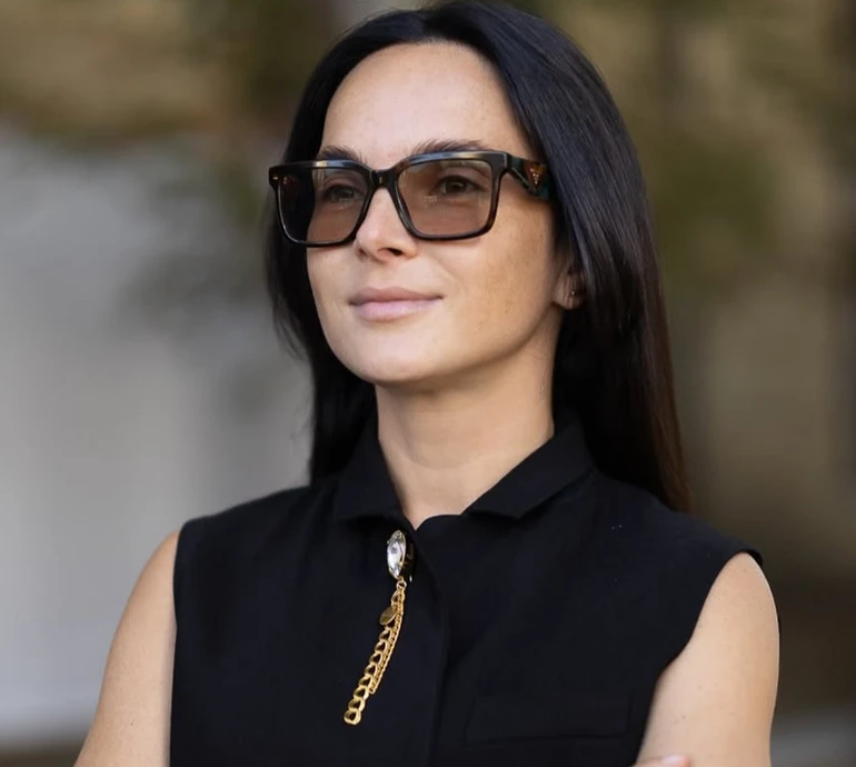 Поєднання непоєднуваного: Мірошниченко попозувала для портрета з усіма дітьми та пояснила, як вони співіснують разом