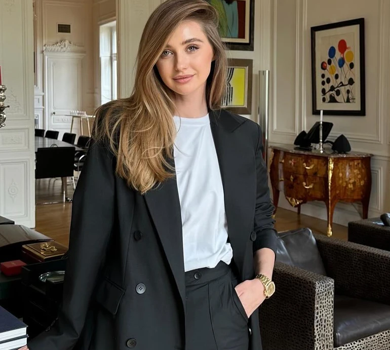 Дівчинка-ураган: ексдружина Тищенка привітала себе з 29-річчям та показала фото