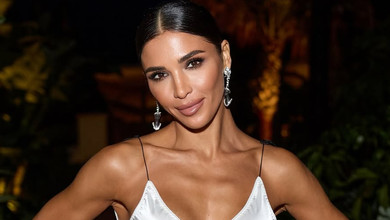 Дімопулос похвалилася 5-річною дочкою в акробатичній позі на стретчингу