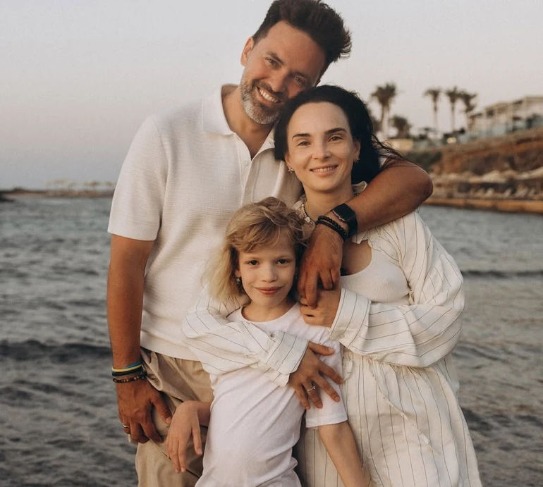 Це було божевільне рішення: Мірошниченко про друге всиновлення, труднощі і таланти, які вони з чоловіком бачать в Ангеліні