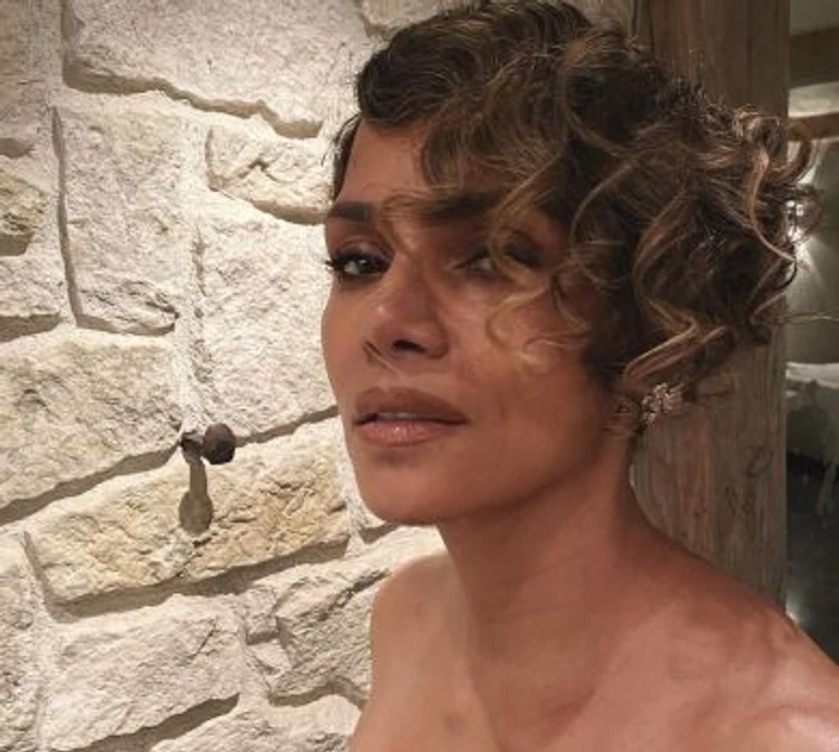 Чоловік обожнює: Холлі Беррі показалася з природною афрозачіскою. ФОТО