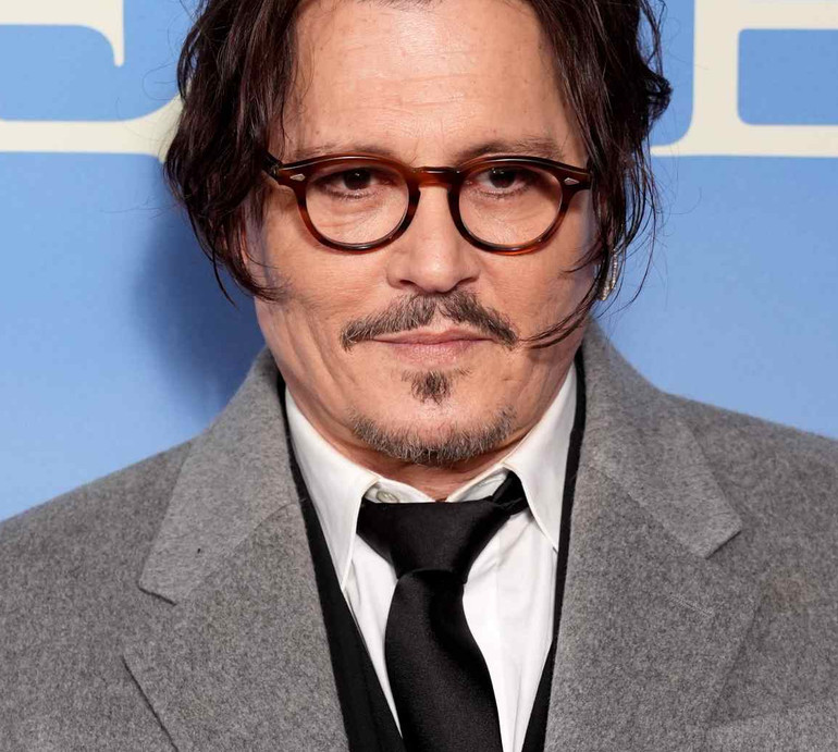 61-річного Джонні Деппа запідозрили в романі з російською моделлю. Фото